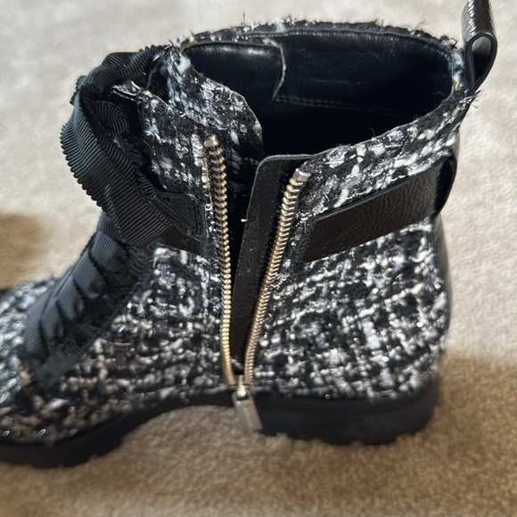 NWOB Michael Kors Tweed Combat Boots / Size 9M - Picture 6 of 12